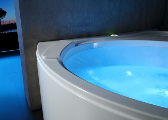 Baño de masaje de cascada circular con sistema de desbordamiento tipo U