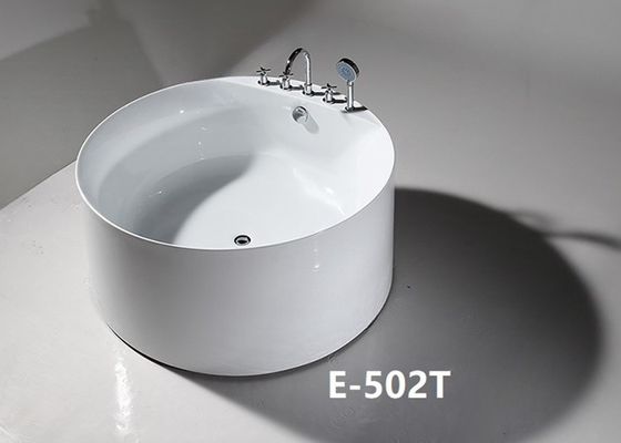 Bañera de baño de remojo de pie libre con barra de agarre Cabeza de ducha y respaldo